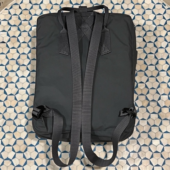 New- FjallRaven Kanken Classic 550 Black Backpack. - Picture 2 of 8